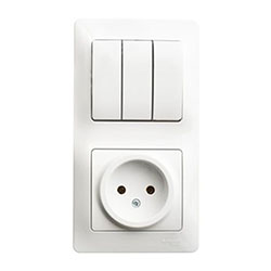 Блок розетка + выключатель 3 клавиши Белый Systeme Electric GLOSSA