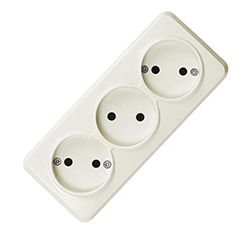 Розетка 3-х местная ОП Frea 16А IP20 250В без заземления АБС-пластик Белая TOKOV ELECTRIC