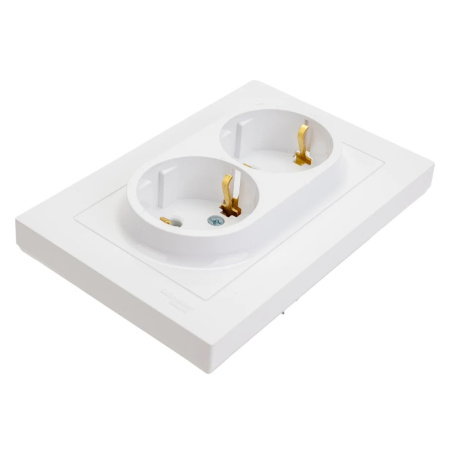 Картинка Розетка 2-х местная с заземлением и шторками в сборе Белая ATLASDESIGN Systeme Electric