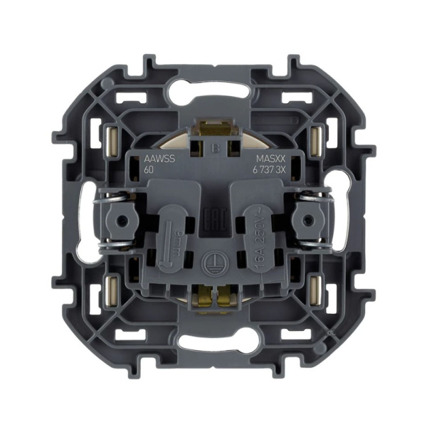 Картинка Розетка с заземлением и шторками Слоновая кость Legrand INSPIRIA