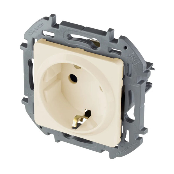 Картинка Розетка с заземлением и шторками Слоновая кость Legrand INSPIRIA