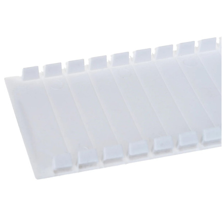 Картинка Заглушка пластрона 12 модулей Белая IEK