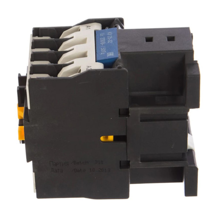 Картинка Контактор КМИ малогабаритный 25А катушка управления 230В АС 1НО IEK