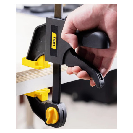 Картинка Струбцина пистолетная 150х70 мм DELI DL110106