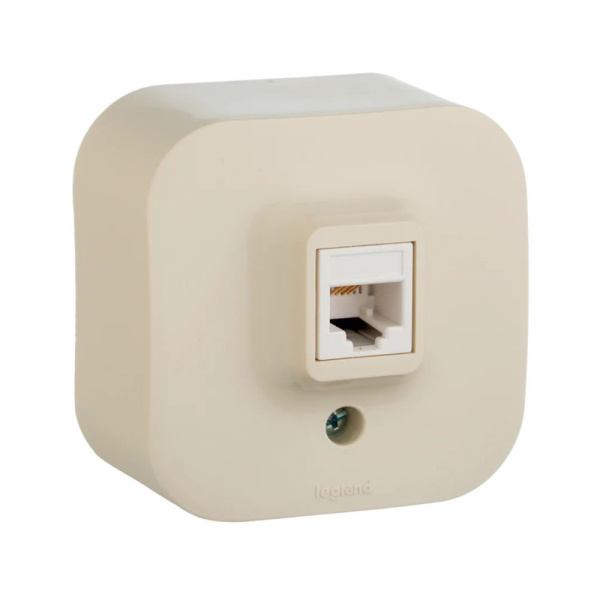 Картинка Розетка компьютерная RJ45 категория 5е UTP Слоновая кость Legrand Quteo